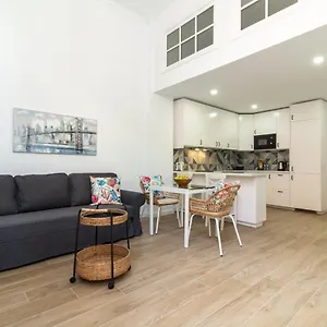 precioso-apartamento-en-el-centro-de-la-laguna.adeje-hotels.com/